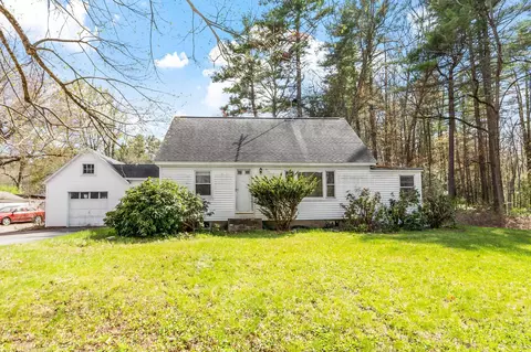 94 Amherst Rd, Merrimack, NH 03054