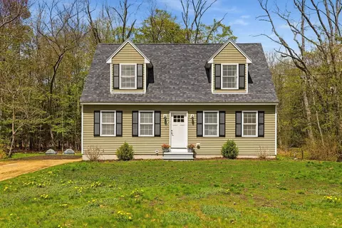 109 Langford Rd, Raymond, NH 03077
