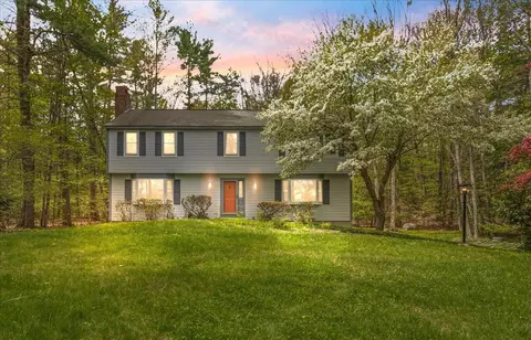 18 Winterberry Dr, Amherst, NH 03031