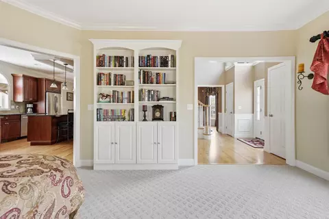 Entry Way - 5 Duston Rd, Windham, NH 03087 photo 3 of 6