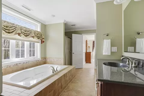 Bath - 5 Duston Rd, Windham, NH 03087 photo 3 of 4