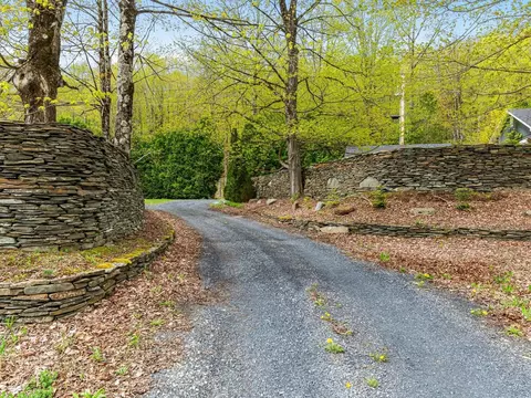 1593 North Rd, Hinesburg, VT 05461