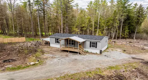 416 Bradford Rd, Newport, NH 03773