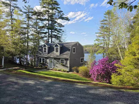 93 Algonquin Rd, Enfield, NH 03748