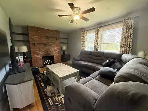Living - 387 Main St, Castleton, VT 05735 photo 1 of 4
