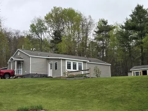 8 Meriden Mobile Court Dr, Plainfield, NH 03781