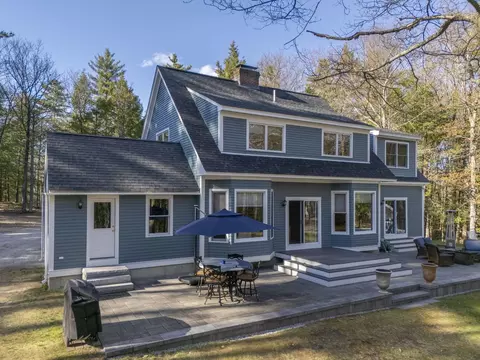 103 Flanders Memorial Rd, Weare, NH 03281