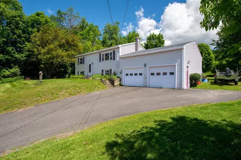 14 East St, Waterbury, VT 05676