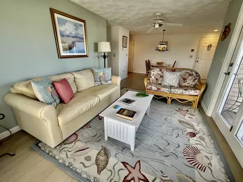 Living - 975 Ocean Blvd UNIT 1, Hampton, NH 03842 photo 2 of 3