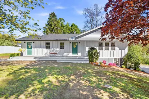 99 Pond St, Salem, NH 03079