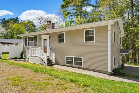 26 Pineridge St, Goffstown, NH 03045