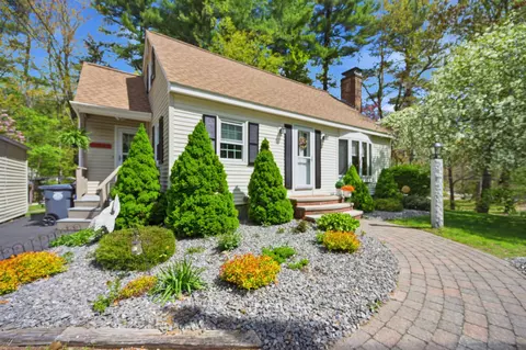 84 Woodridge Rd, Hampstead, NH 03826