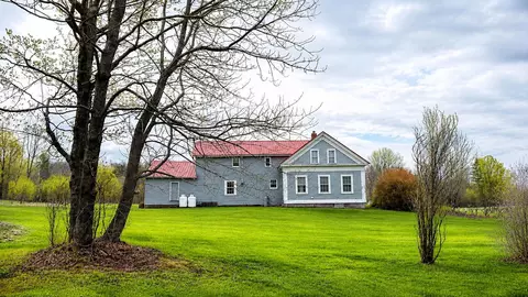 15 Daniels W Rd, Irasburg, VT 05845