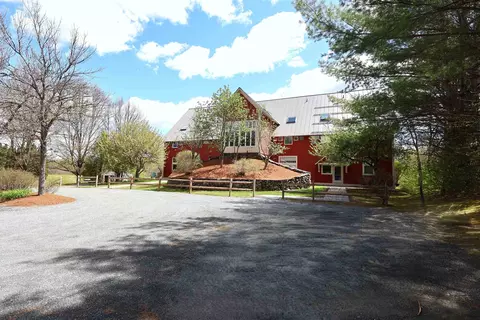 16 Hemlock Ridge Dr #101, White River Junction, VT 05001