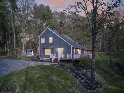 8 Greenwood Rd, Weare, NH 03281