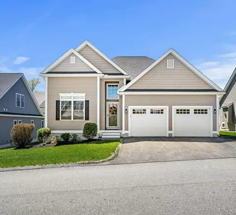 7 Catalpa Rd, Salem, NH 03079