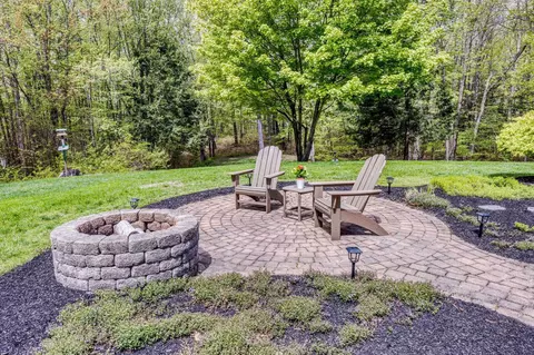 Exterior - 19 Bonnies Way, Hampstead, NH 03841 photo 7 of 8