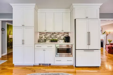 Kitchen - 19 Bonnies Way, Hampstead, NH 03841 photo 4 of 9