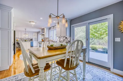 Dining - 19 Bonnies Way, Hampstead, NH 03841 photo 2 of 6