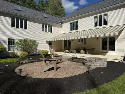 Exterior - 19 Bonnies Way, Hampstead, NH 03841 photo 5 of 8