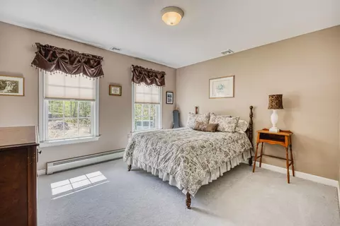 Bedroom - 19 Bonnies Way, Hampstead, NH 03841 photo 4 of 5