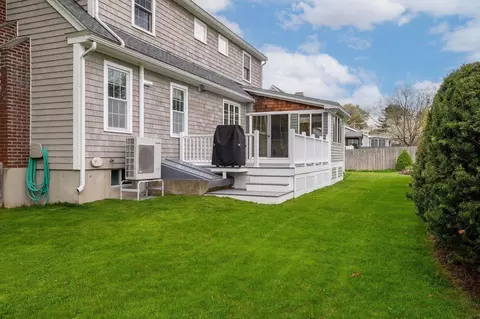 Exterior - 3 Windmill Ln, Hampton, NH 03842 photo 3 of 12
