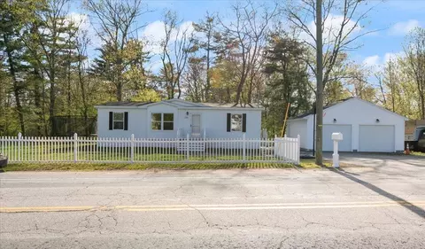 230 Chestnut Hill Rd, Rochester, NH 03867