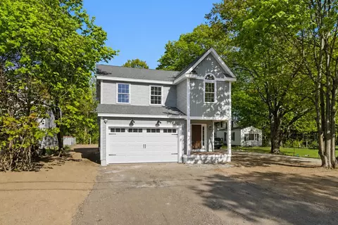 6 Pleasant St, Derry, NH 03038