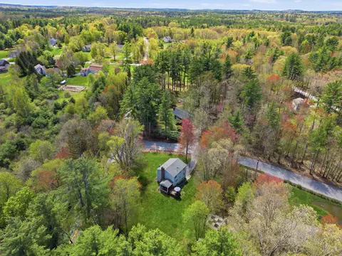 2 Griffith Dr, Durham, NH 03824