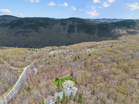 109 Mountainside Dr, Killington, VT 05751