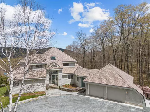 109 Mountainside Dr, Killington, VT 05751