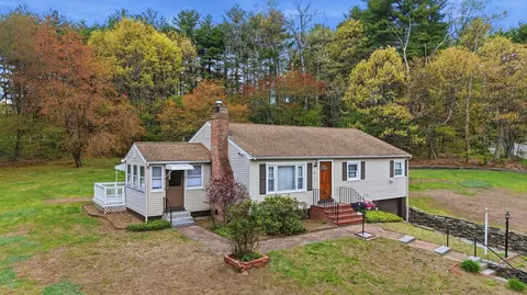 35 Nashua Rd, Pelham, NH 03076