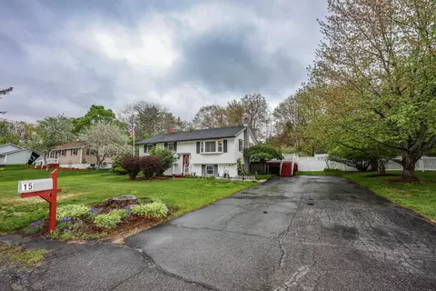 15 Raymond Dr, Merrimack, NH 03054
