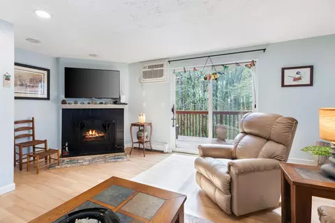 Living - 76 Seabury #76, Hampton, NH 03842 photo 3 of 3