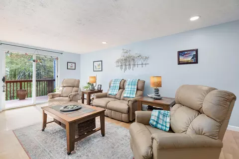 Living - 76 Seabury #76, Hampton, NH 03842 photo 1 of 3