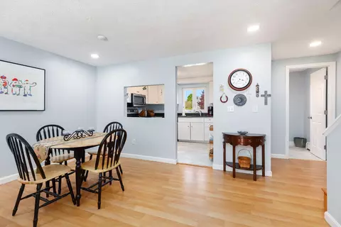 Dining - 76 Seabury #76, Hampton, NH 03842 photo 1 of 1