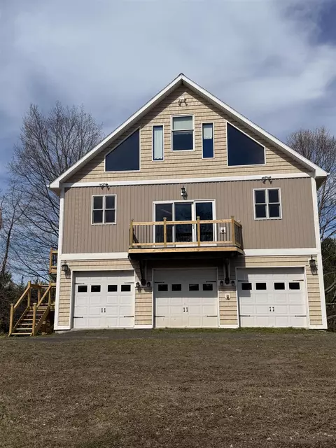 53 Hidden Dr, Alburgh, VT 05440