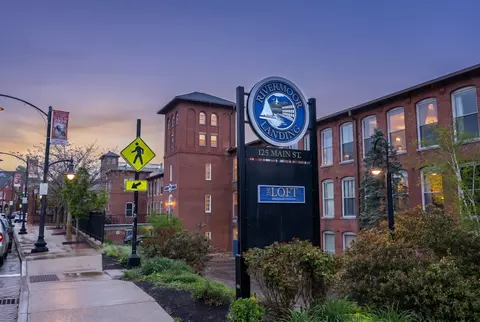 125 Main St #21, Newmarket, NH 03857