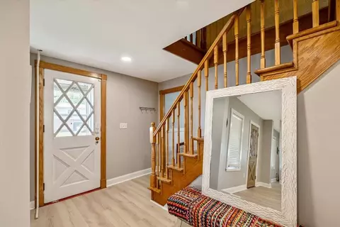 Entry Way - 321 E Alburgh Rd, Alburgh, VT 05440 photo 3 of 6