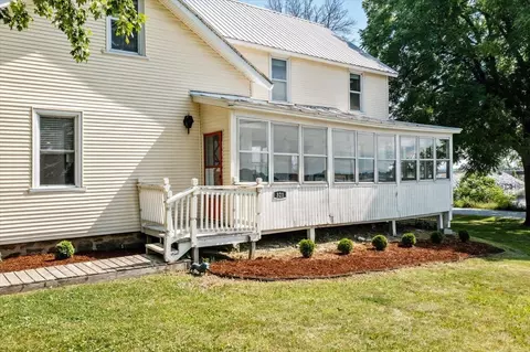 Exterior - 321 E Alburgh Rd, Alburgh, VT 05440 photo 3 of 7