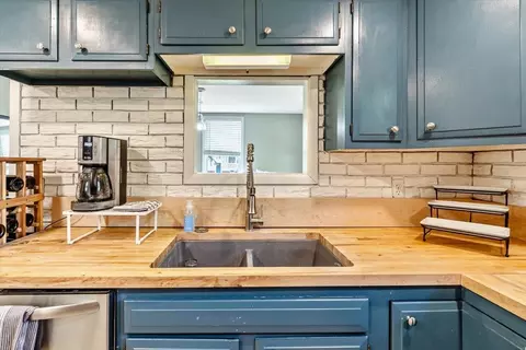 Kitchen - 321 E Alburgh Rd, Alburgh, VT 05440 photo 2 of 3