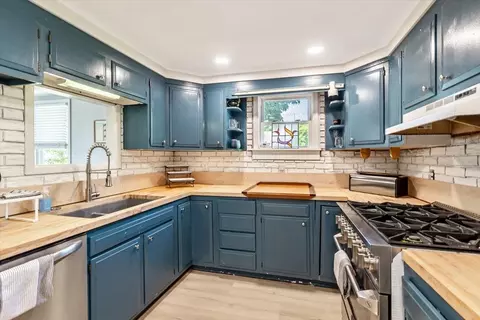 Kitchen - 321 E Alburgh Rd, Alburgh, VT 05440 photo 1 of 3
