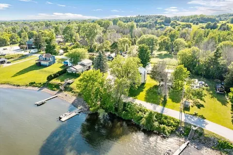 321 E Alburgh Rd, Alburgh, VT 05440
