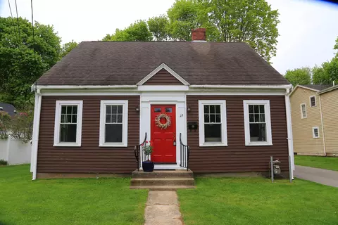 Exterior - 23 Dearborn Ave, Hampton, NH 03842 photo 4 of 6