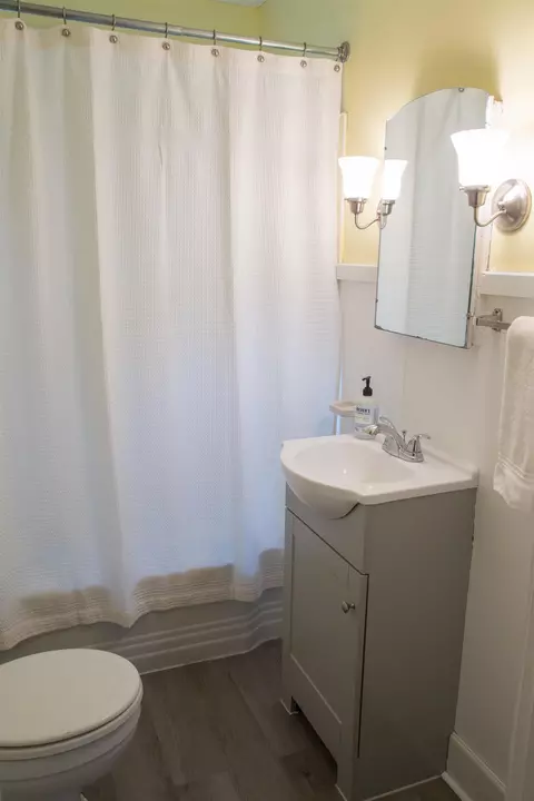 Bath - 23 Dearborn Ave, Hampton, NH 03842 photo 1 of 1