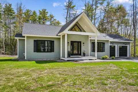 24 Smoke Rise Rd, New Hampton, NH 03256