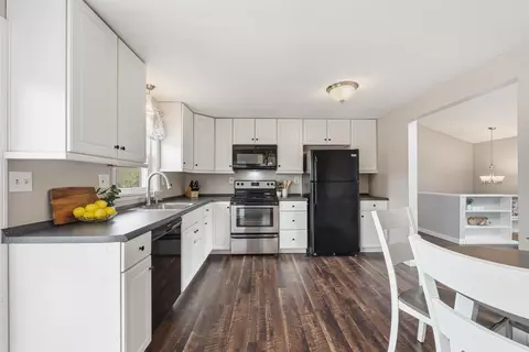 Kitchen - 1 Matthew Dr #L, Derry, NH 03038 photo 3 of 3