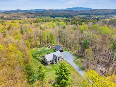61 Twin Hill Rd, Westford, VT 05494