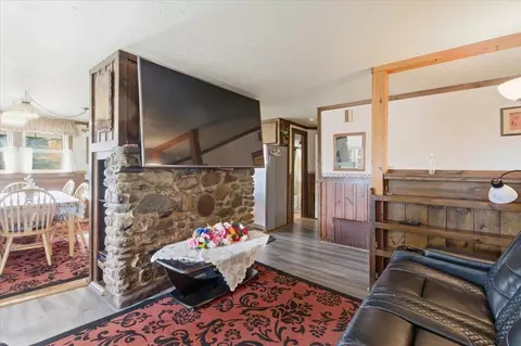 Living - 84 Chaloux Ln, Williston, VT 05495 photo 6 of 9
