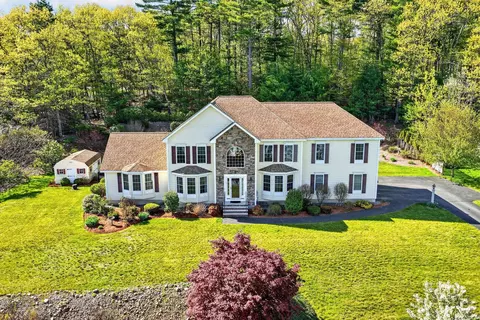 5 Cobblestone Rd, Pelham, NH 03076